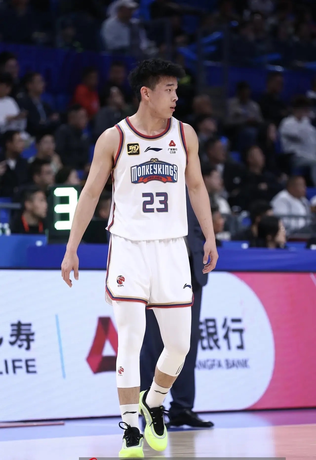 冷静与激情交织!CBA完美收官 冷静与激情交织!CBA完美收官