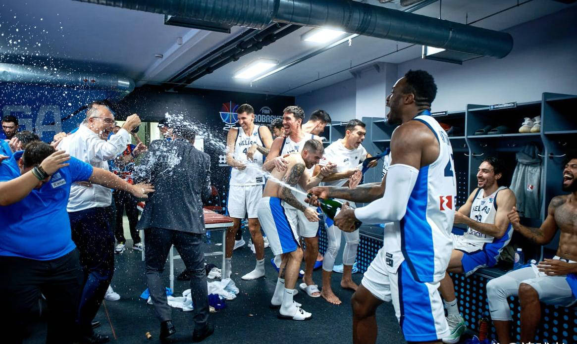 开云体育中国-欧洲杯选手赛后落泪，背后故事感人