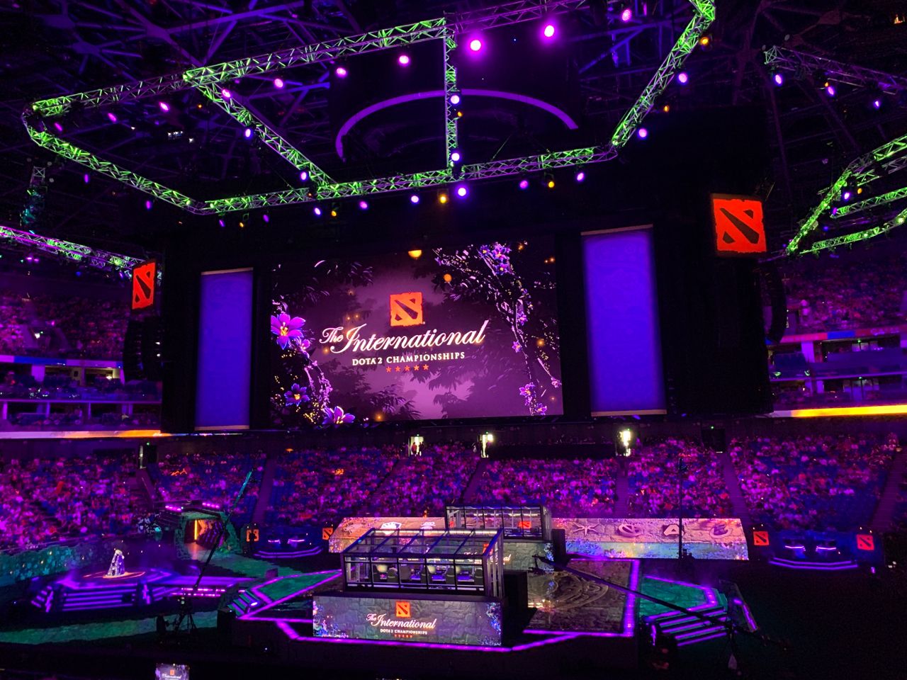 TI国际邀请赛选手刷新世界纪录,震撼全场 TI国际邀请赛选手刷新世界纪录,震撼全场